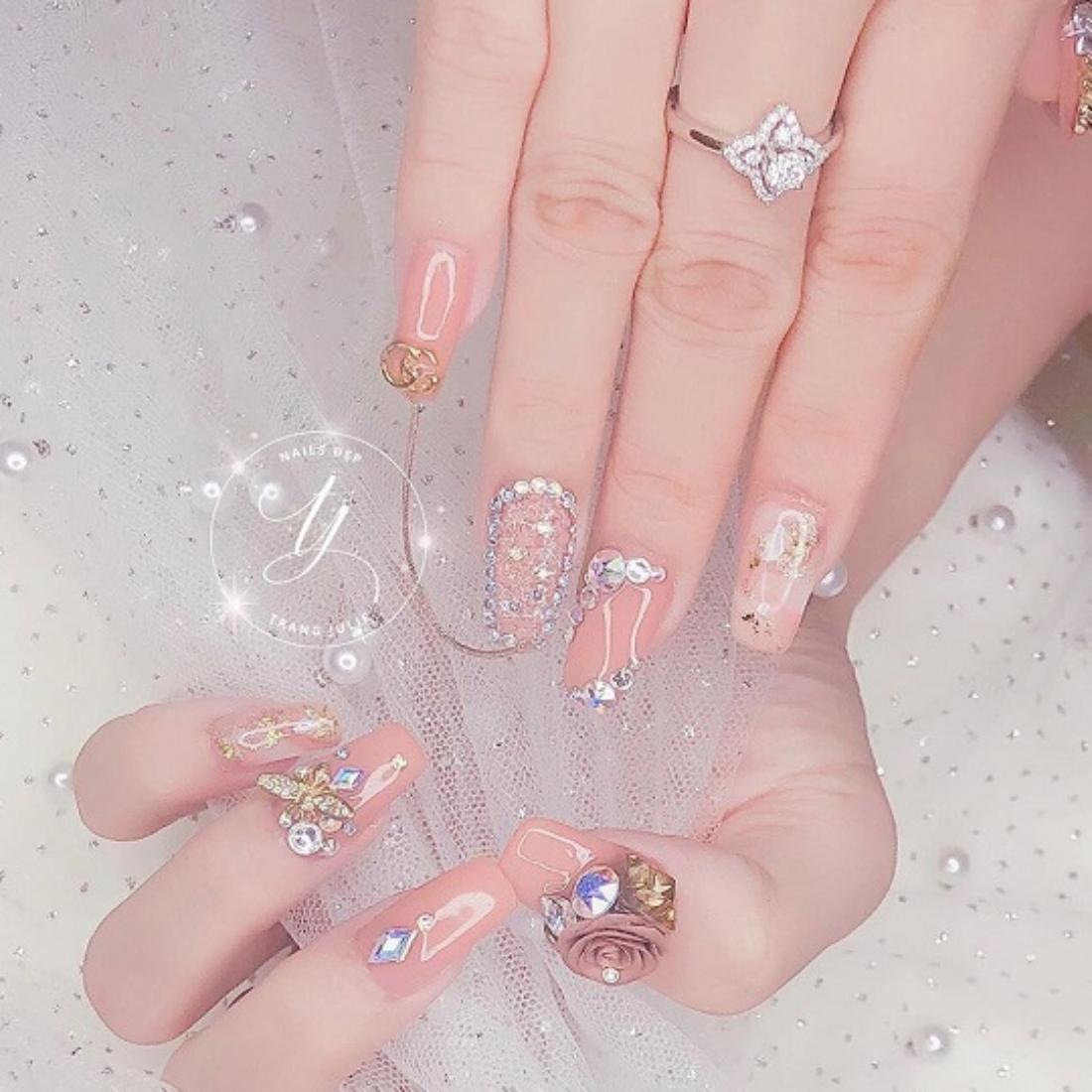 10 mẫu nail cô dâu đẹp đơn giản nhẹ nhàng hiện đại và sang chảnh