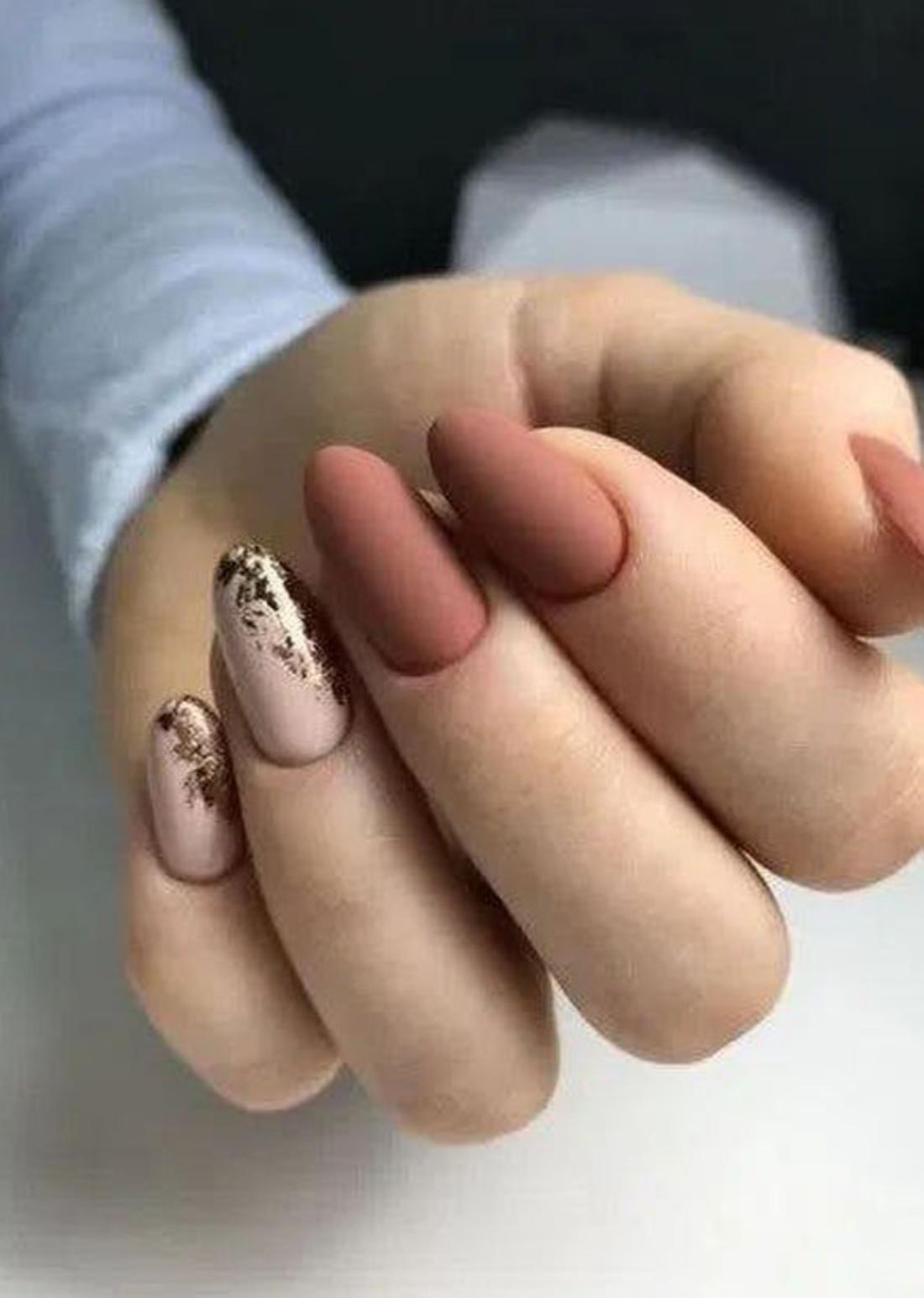 10 mẫu nail màu nude cực sang chảnh giúp nàng đẹp ‘ăn đứt chúng bạn’