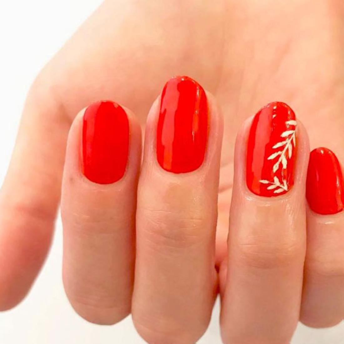 11 mẫu nail đỏ xinh xuất sắc cho các nàng thêm cuốn hút mùa lễ tết