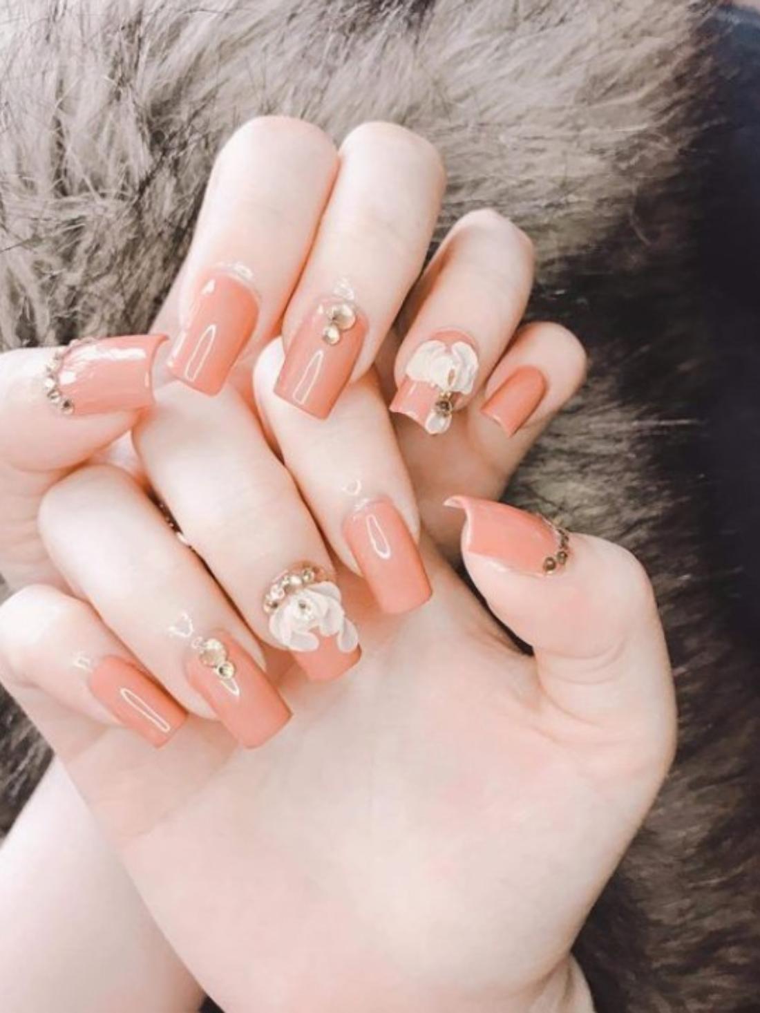 Những mẫu nail xinh đơn giản nhẹ nhàng hot nhất hiện nay